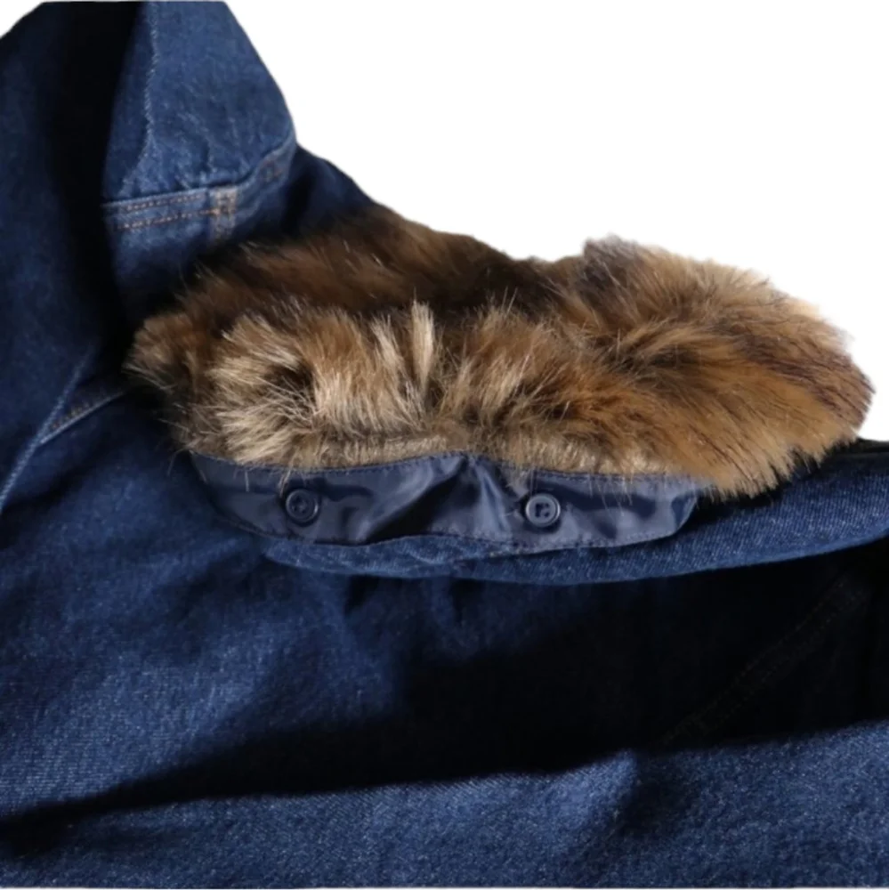 NWT Levi's Quilted Dark Wash Fur Collar Denim Trucker Jacket Size Small - Picture 4 of 8